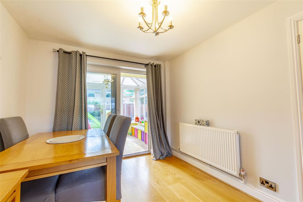 Property photo 3 of 20 Dining Room