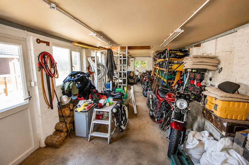 Property photo 2 of 18