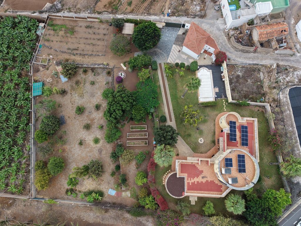 Property photo 1 of 34