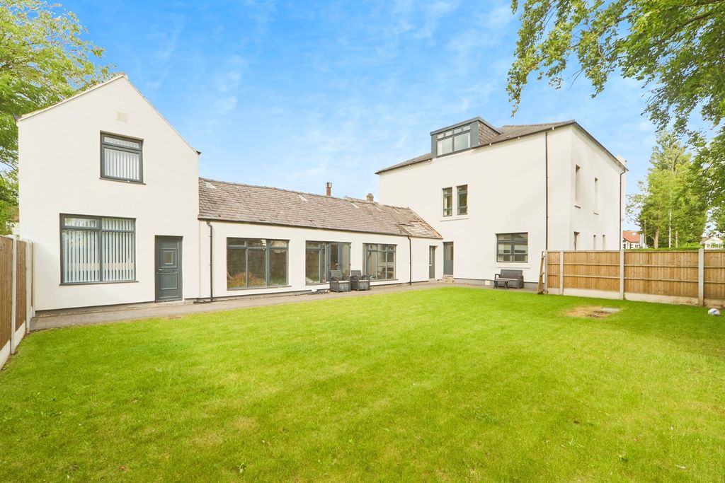 Property photo 1 of 24