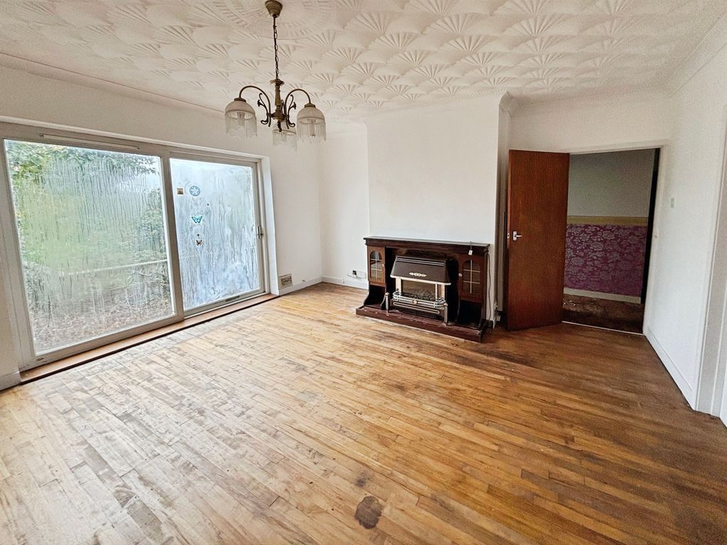 Property photo 3 of 34