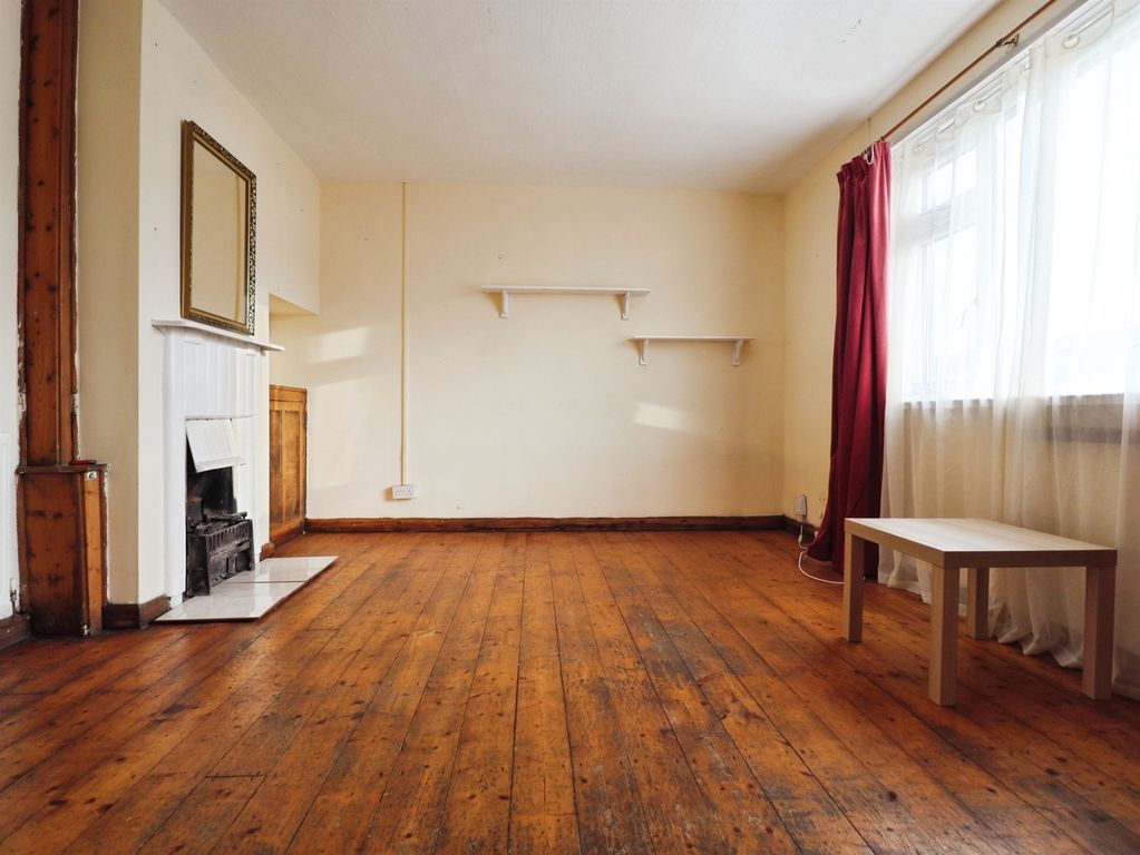 Property photo 2 of 17