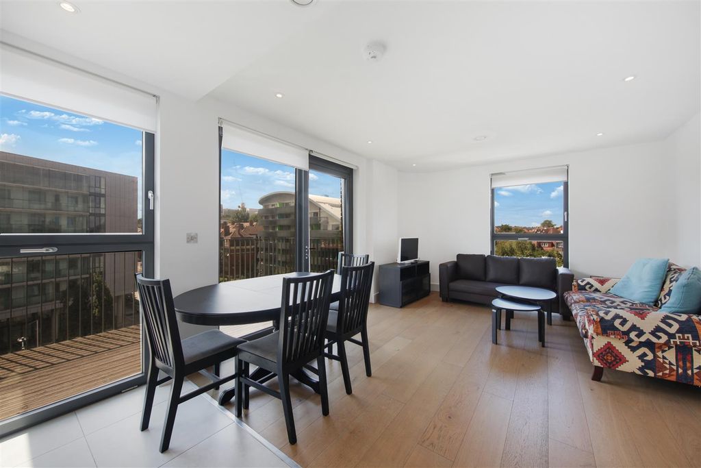 Property photo 2 of 15 Flat 30, Redwood House - Nm7Esx0Gnmw6Xhncwqbw.Jpg