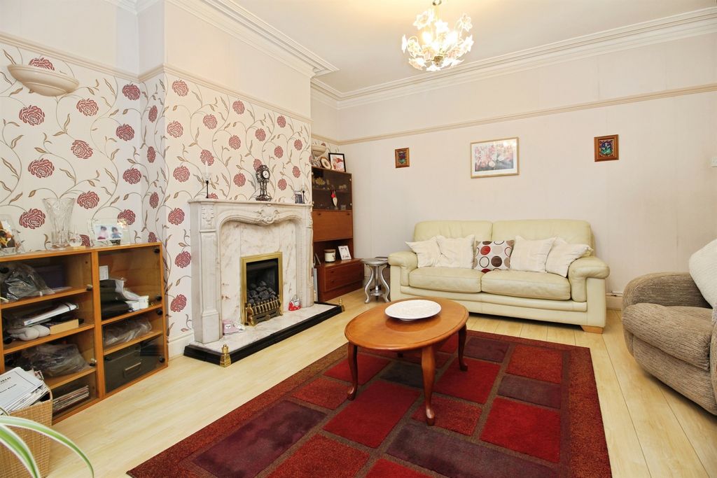 Property photo 2 of 19