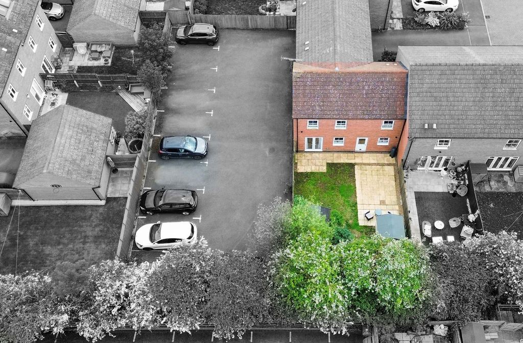 Property photo 1 of 27