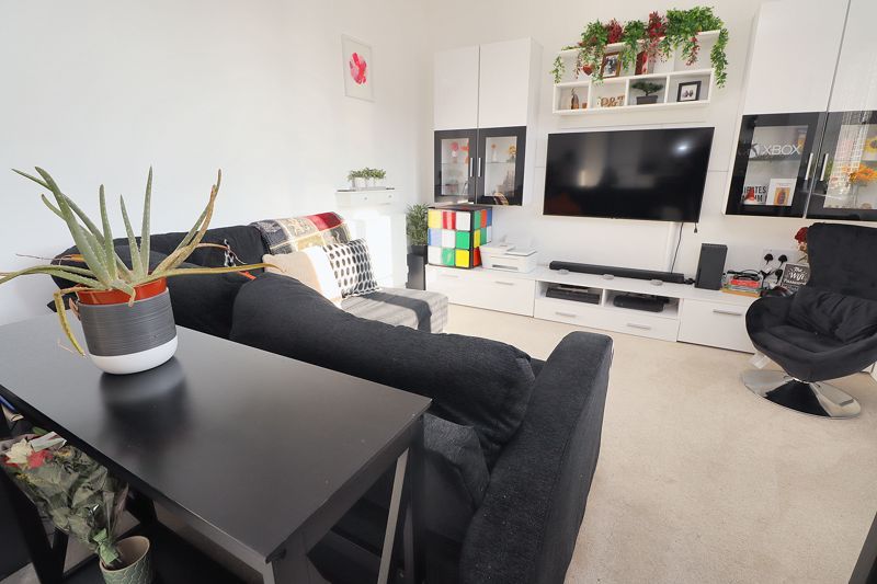 Property photo 2 of 18 Middleton Mews