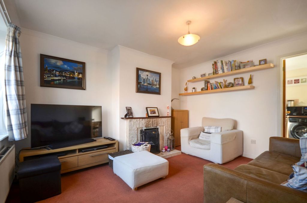 Property photo 2 of 10