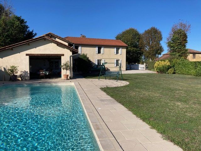 Property photo 2 of 35