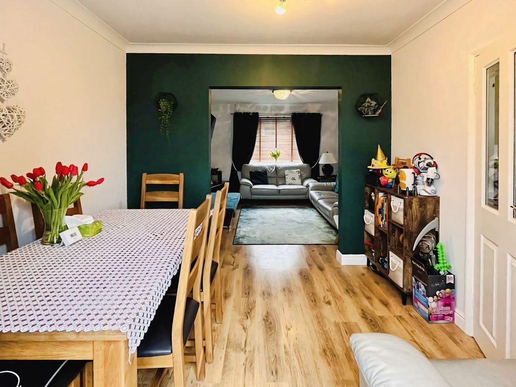 Property photo 2 of 21