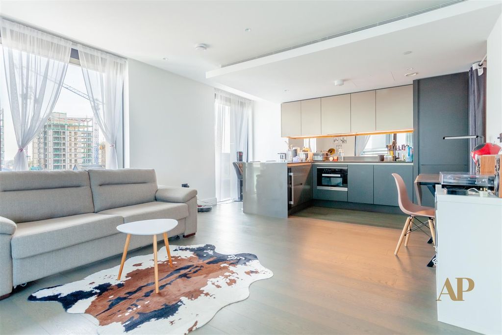 Property photo 3 of 23