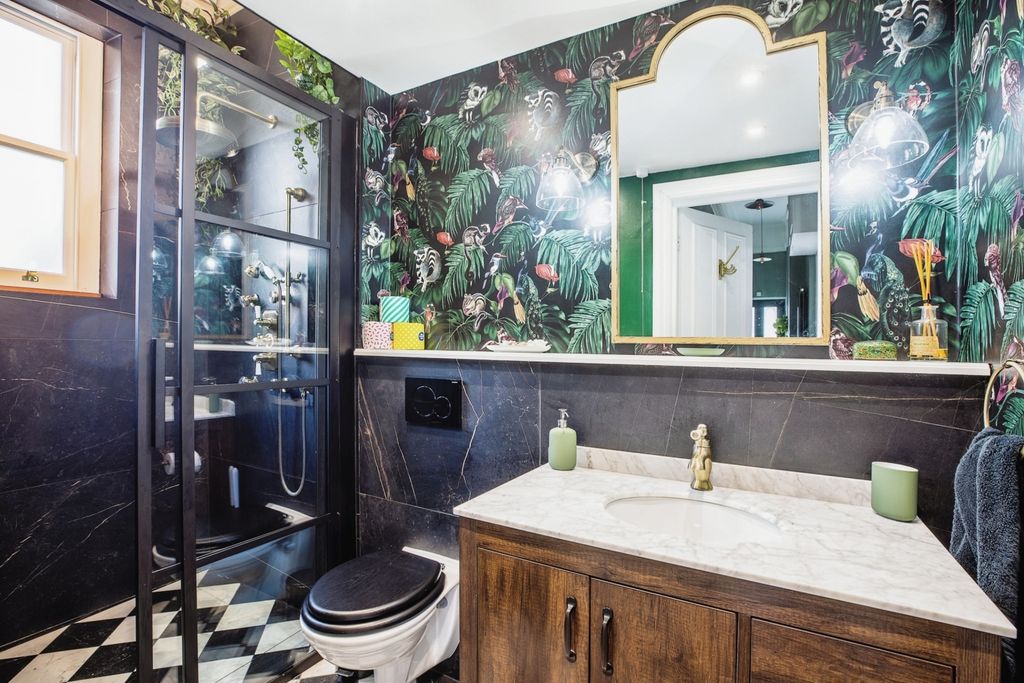 Property photo 3 of 12 Bathroom