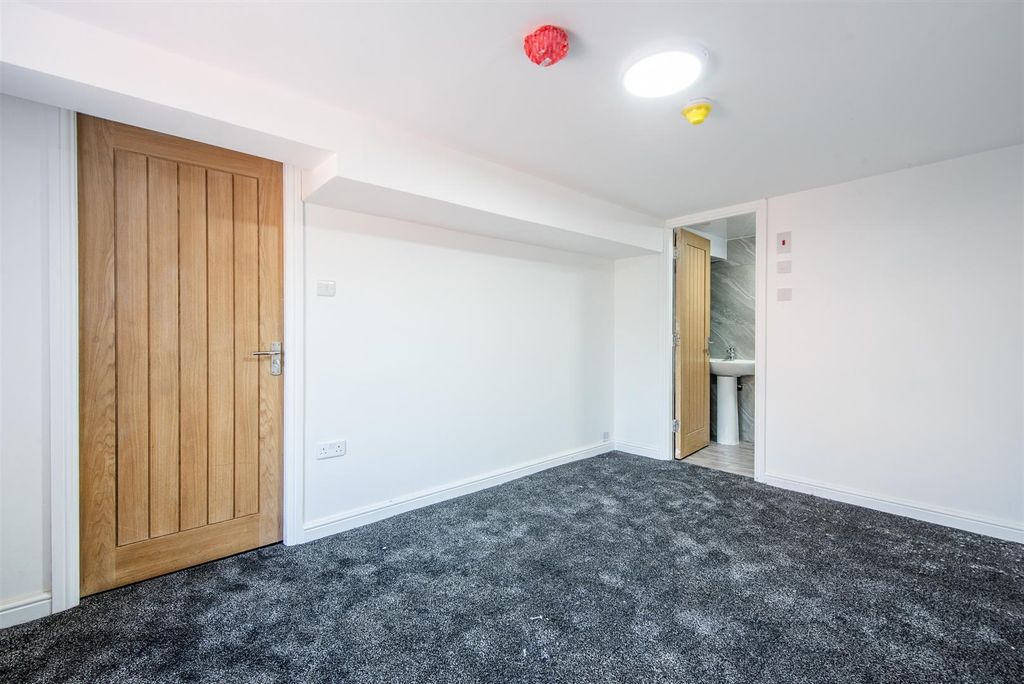 Additional image 7 of 3 bed flat for saleFleet Street, Preston PR1