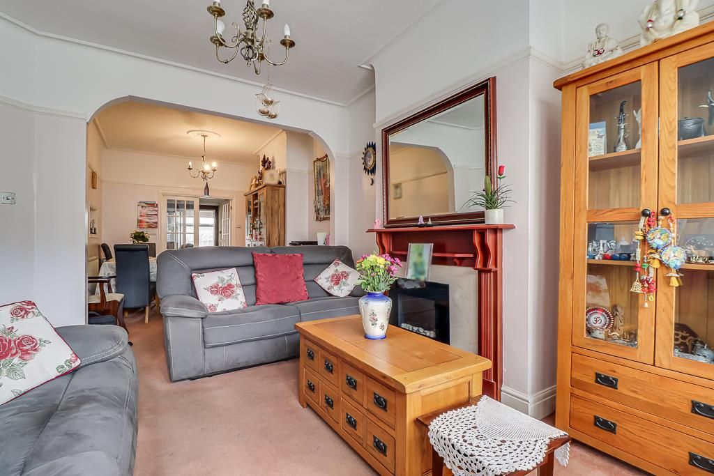 Property photo 3 of 27 Lounge