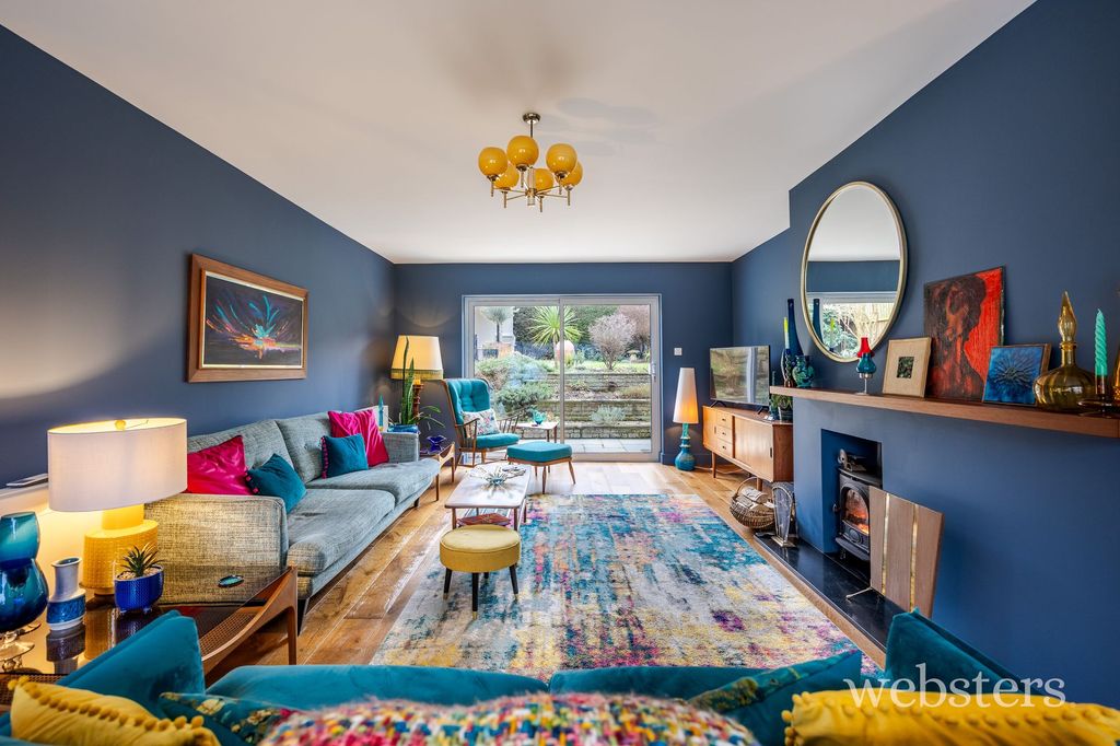 Property photo 2 of 34