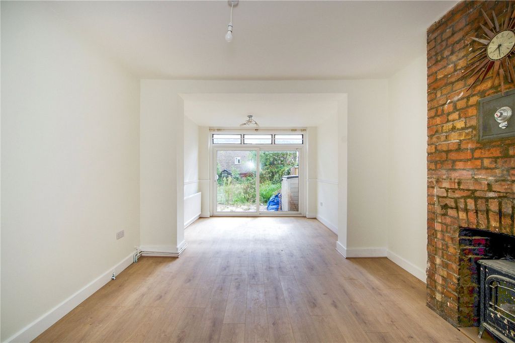 Property photo 3 of 19 Picture No. 16