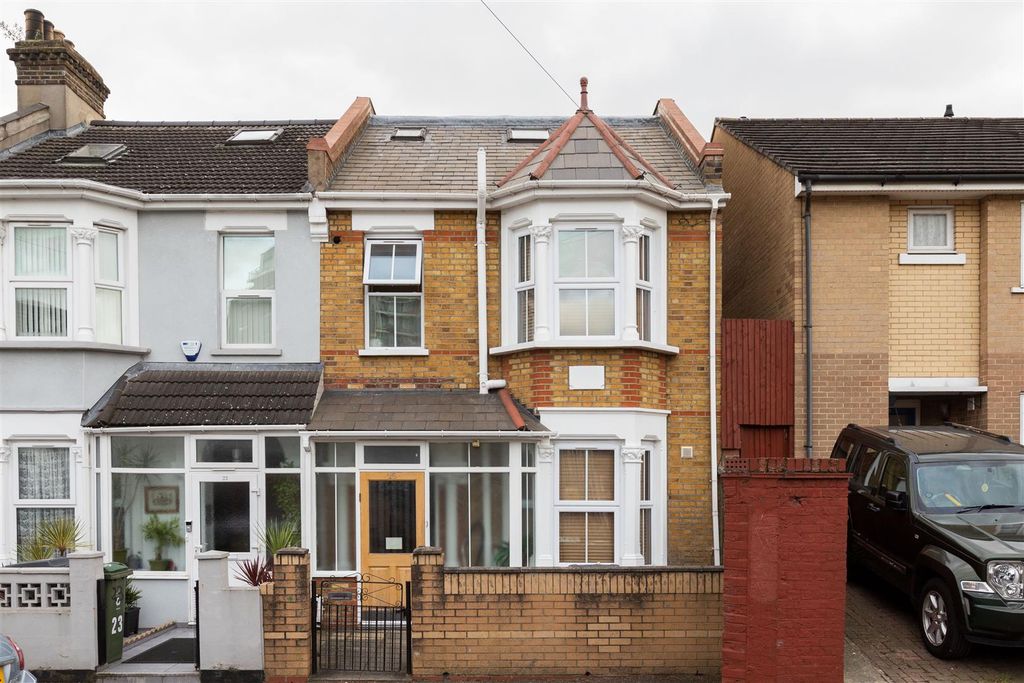 Property photo 1 of 9