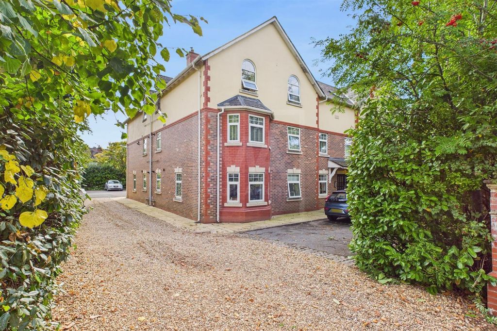 Property photo 1 of 15 Exterior