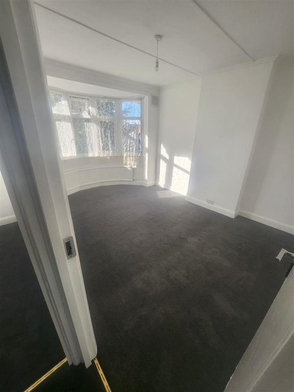 Property photo 2 of 13 E4 11.Jpg
