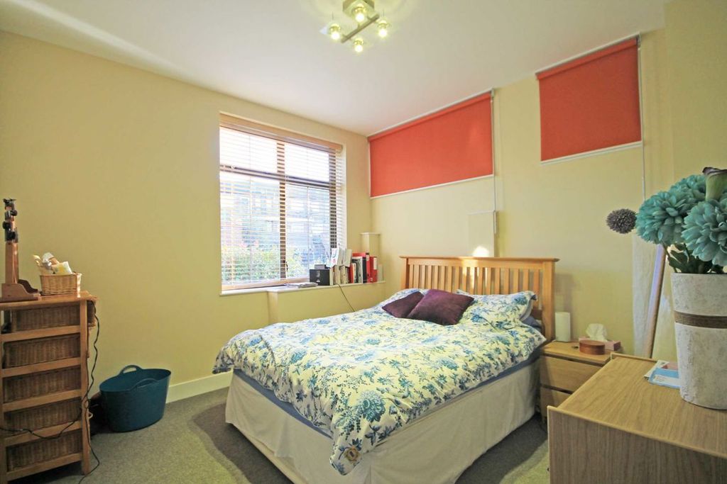 Property photo 3 of 6