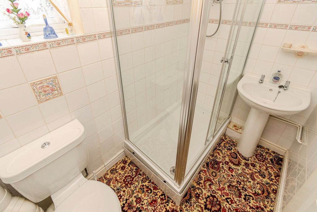 Property photo 3 of 17 Photo