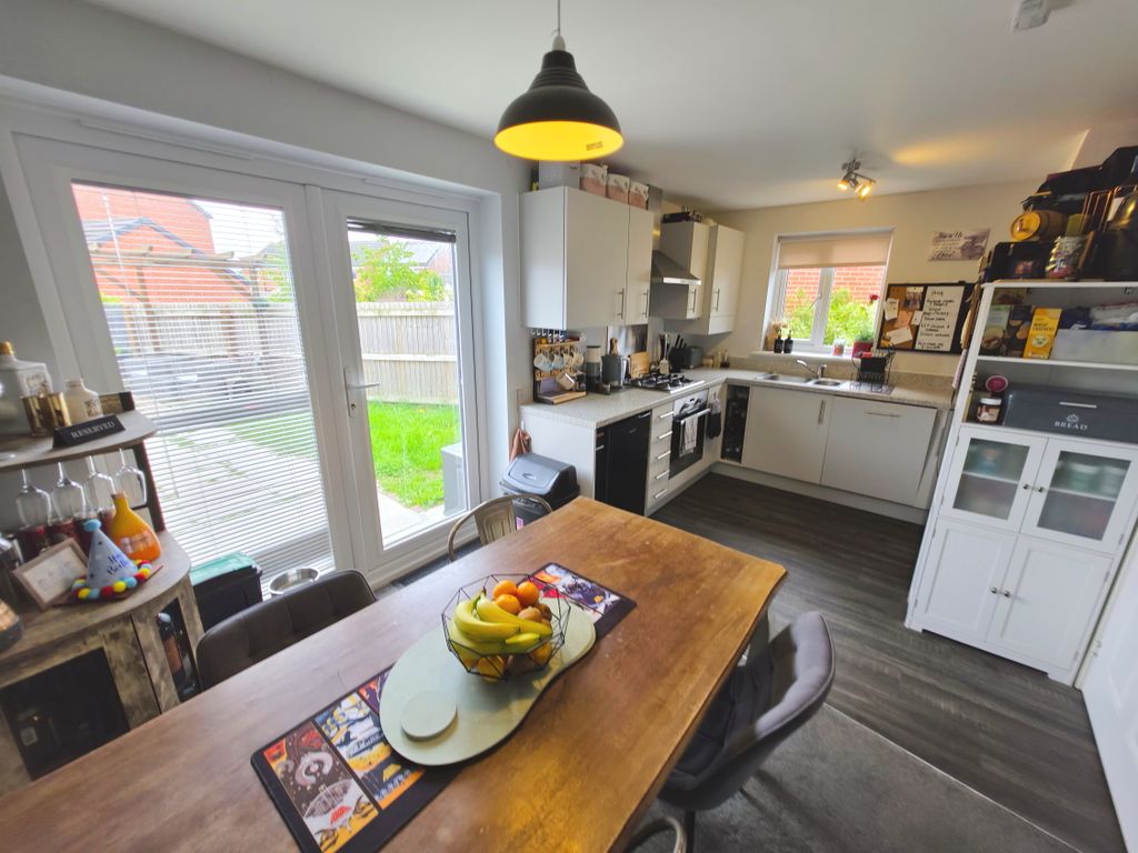 Property photo 2 of 33