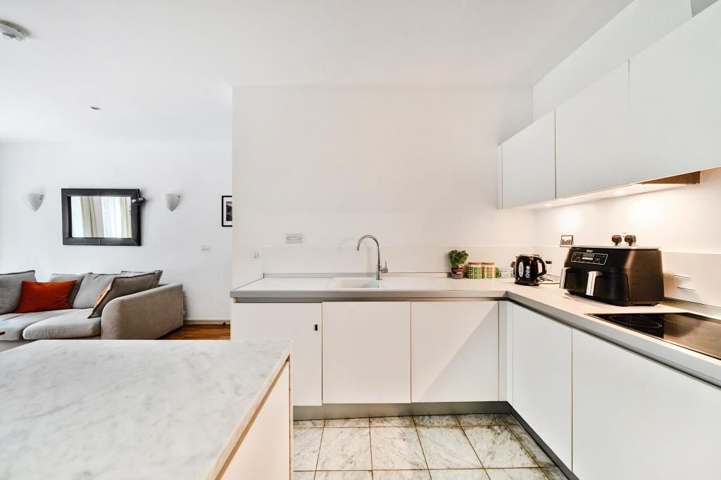 Property photo 2 of 23 Kitchen