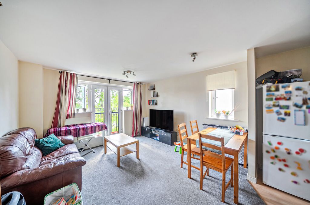 Property photo 2 of 17 1448416-10-69F0c6...