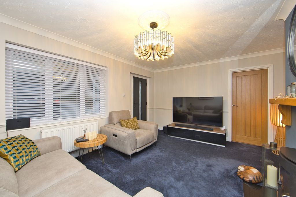 Property photo 3 of 16 Picture 3