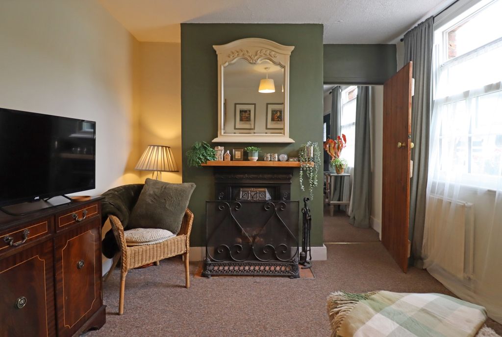 Property photo 2 of 16 Living Room