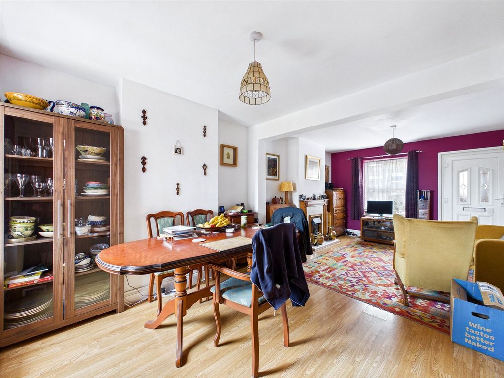 Property photo 3 of 16 Picture No. 06