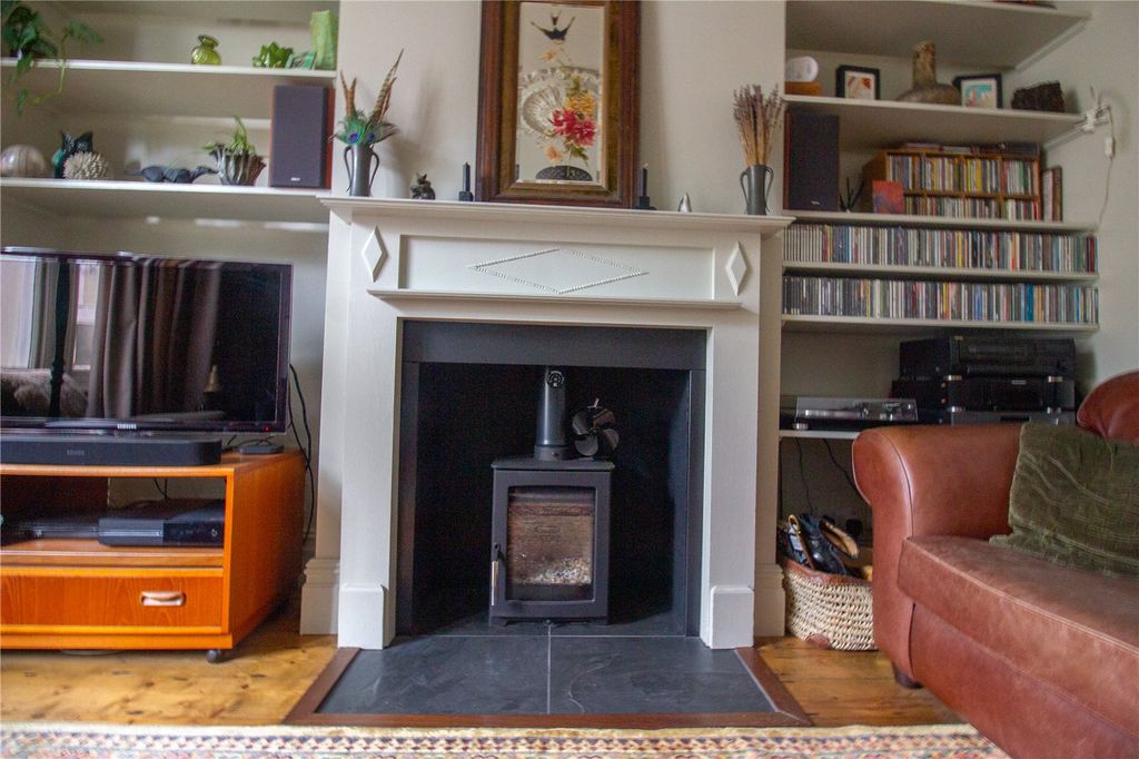 Property photo 3 of 23 Picture No. 14