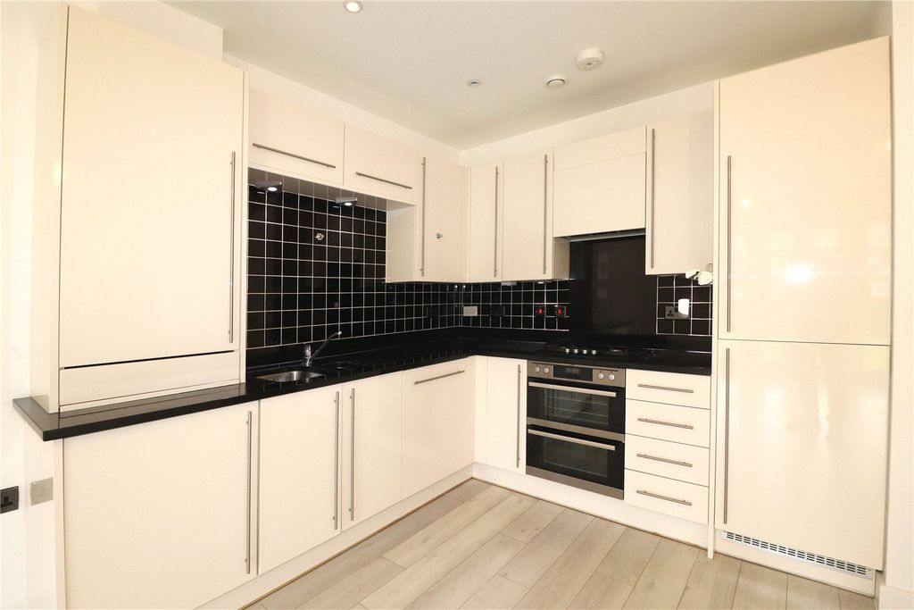 Property photo 2 of 10 Picture No. 06