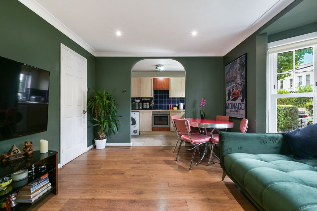 Property photo 2 of 12