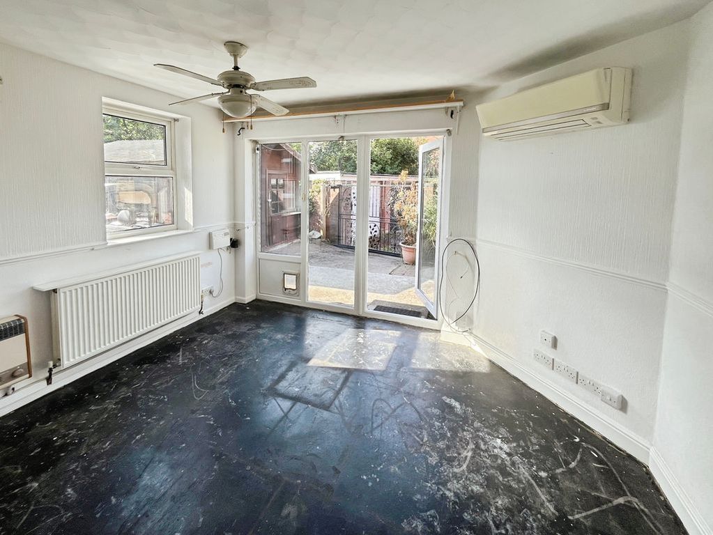 Property photo 2 of 11 Dining Room
