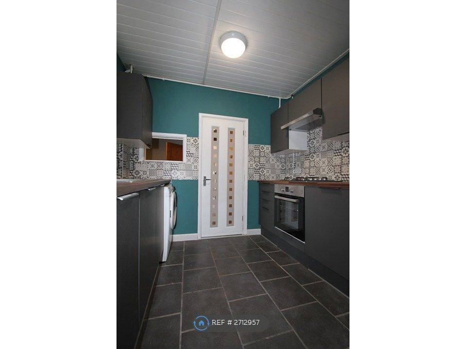 Property photo 1 of 8 Kitchen