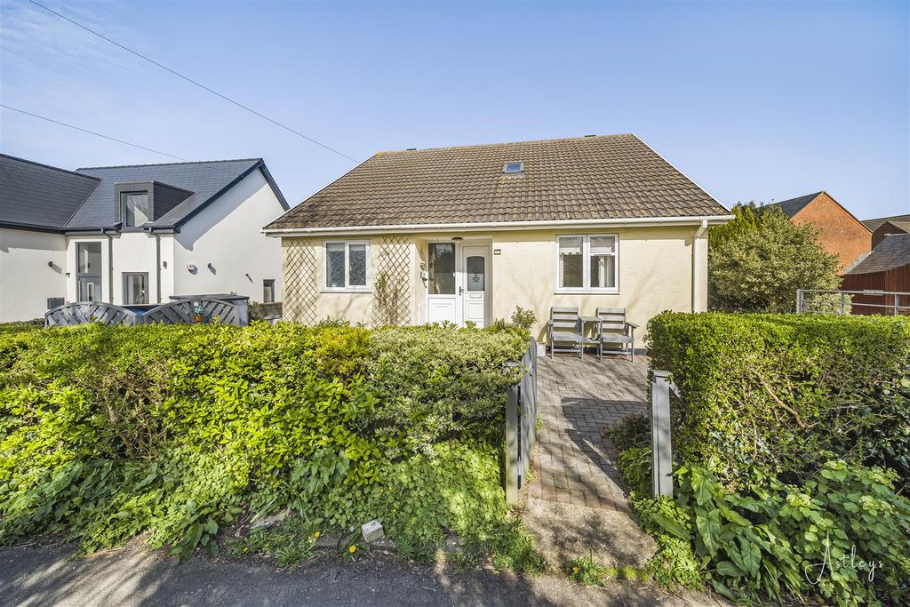 Property photo 1 of 25 05-P1135758.Jpg