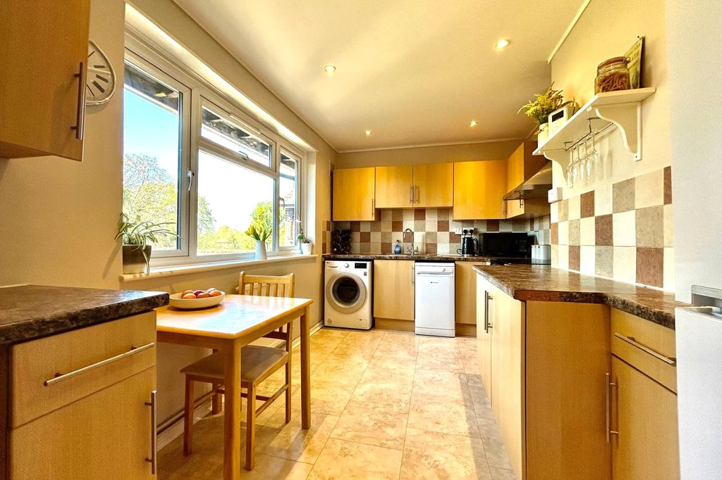 Property photo 3 of 15 Picture No. 13