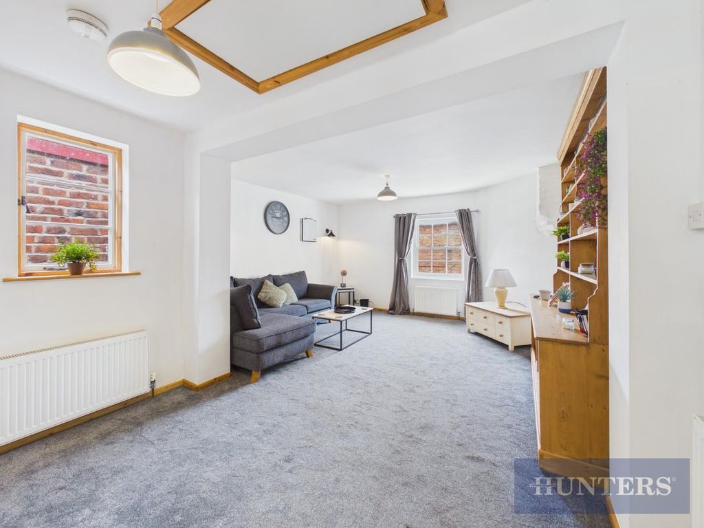 Property photo 3 of 9 Cam05316G0-Pr0339-Still008.Jpg