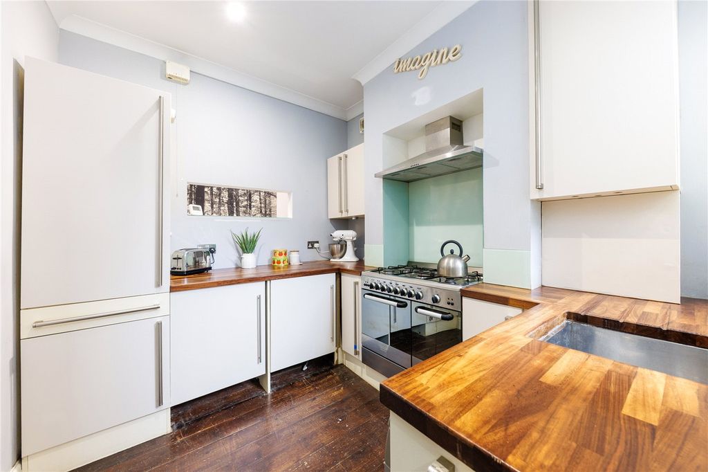 Property photo 3 of 10 Picture No. 17