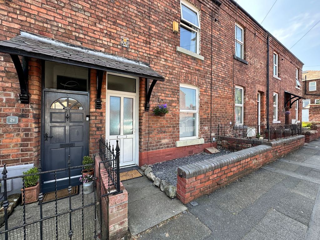 Property photo 1 of 15 Alton Street