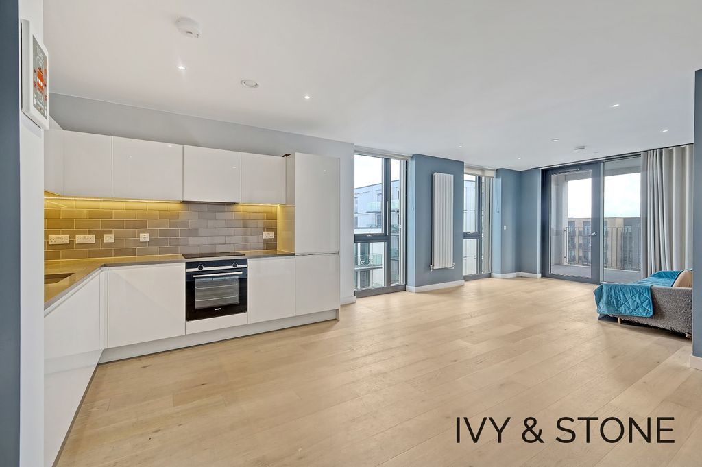 Property photo 1 of 13 3379821