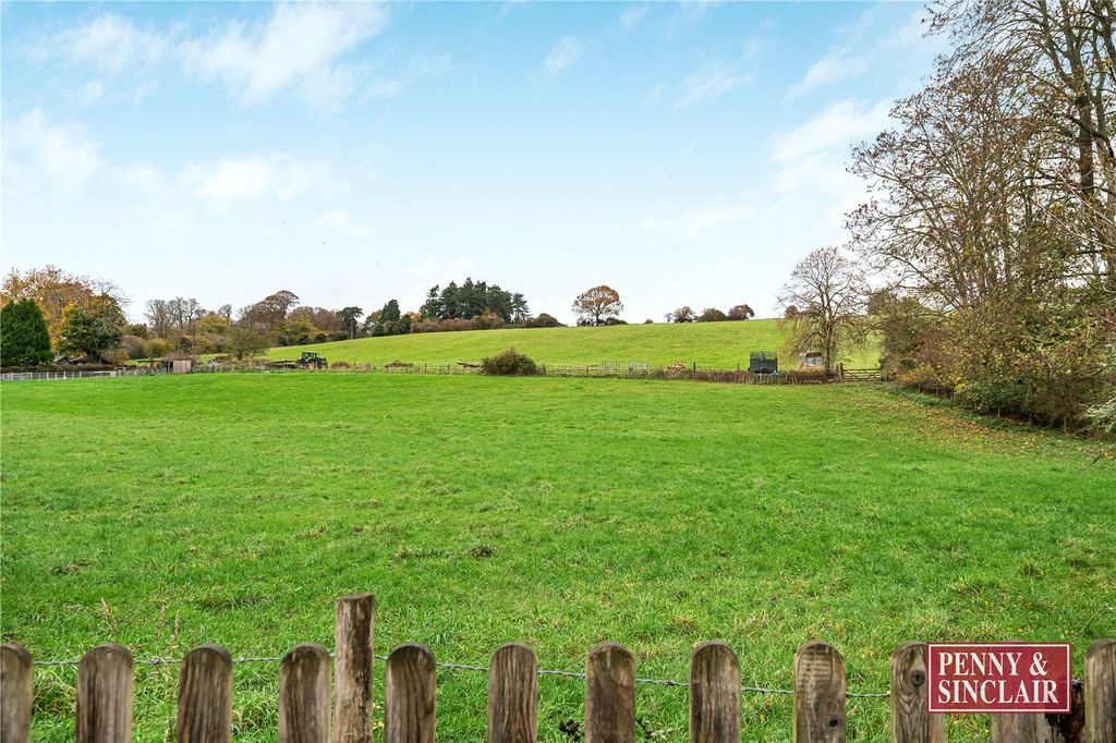 Property photo 3 of 18 Picture No. 12