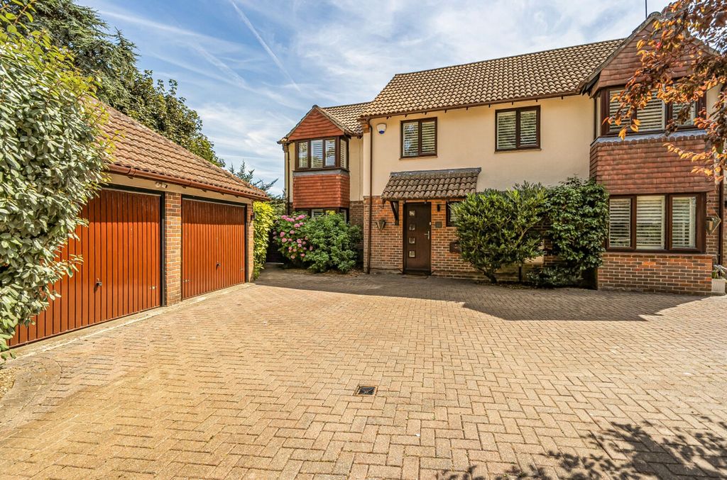 Property photo 1 of 24