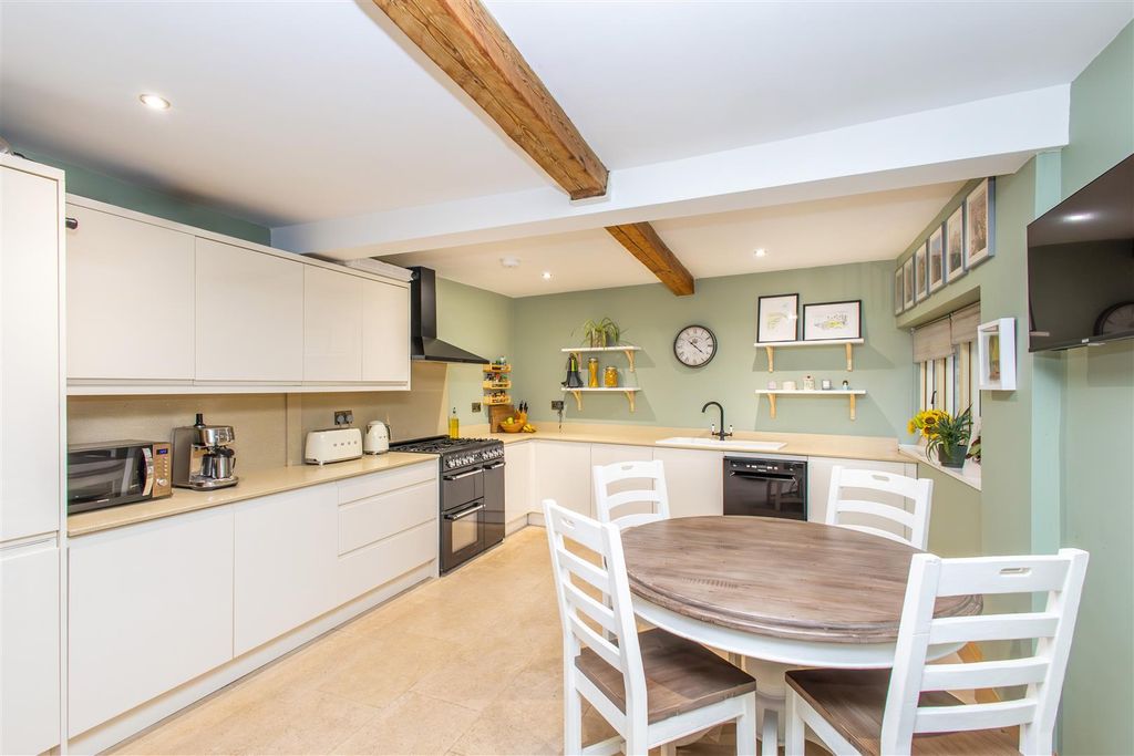 Property photo 2 of 19 Kitchen/Diner