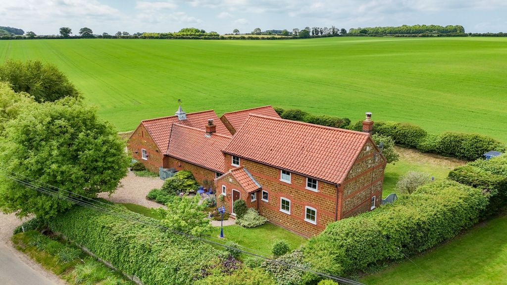 Property photo 1 of 45 4122422