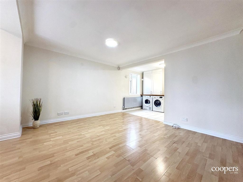 Property photo 3 of 13 Img_3418 (1).Jpg