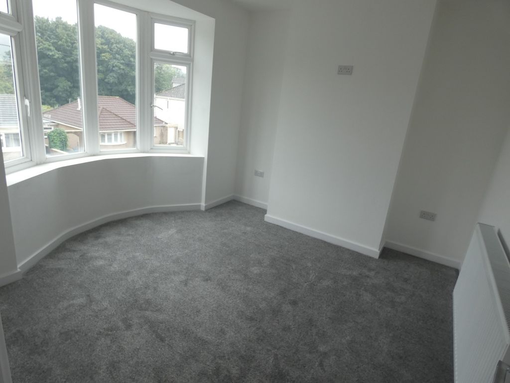 Property photo 2 of 10 Front Lounge