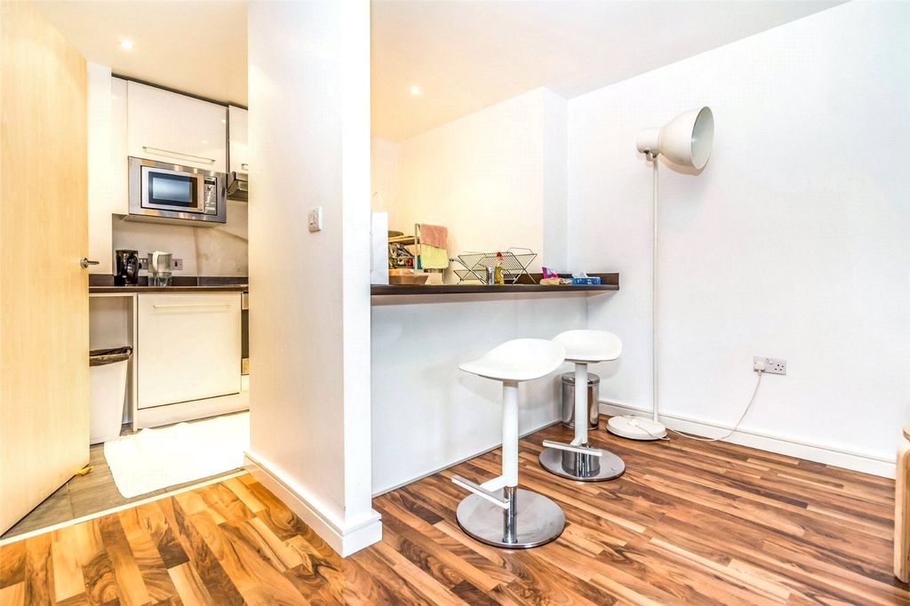 Property photo 2 of 9 Kitchen / Breakfast