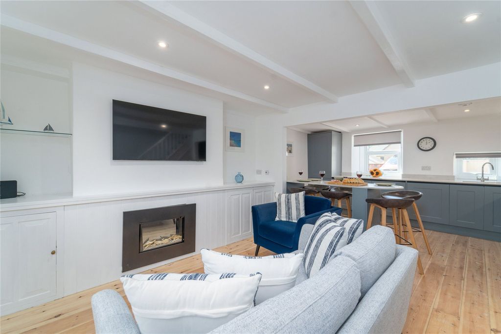 Property photo 1 of 10 Picture No. 02