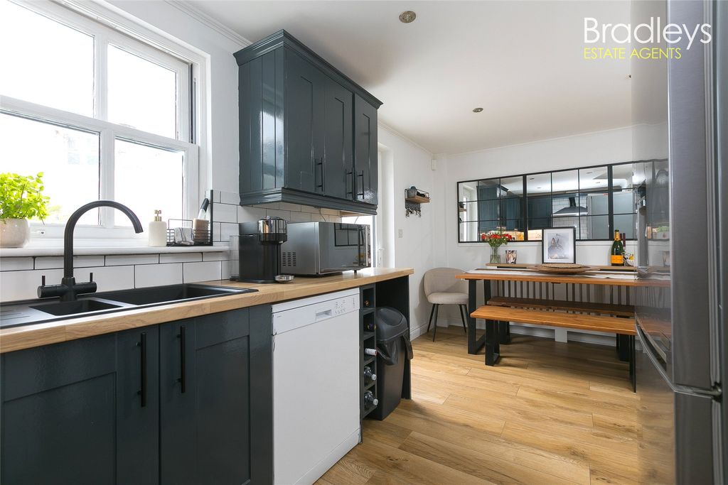 3 bed terraced house for saleSt. Clare Street, Penzance, Cornwall TR18
